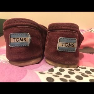 Toms
